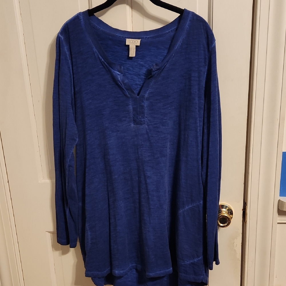 LOGO Lori Goldstein Women's Blue Long Sleeve Top